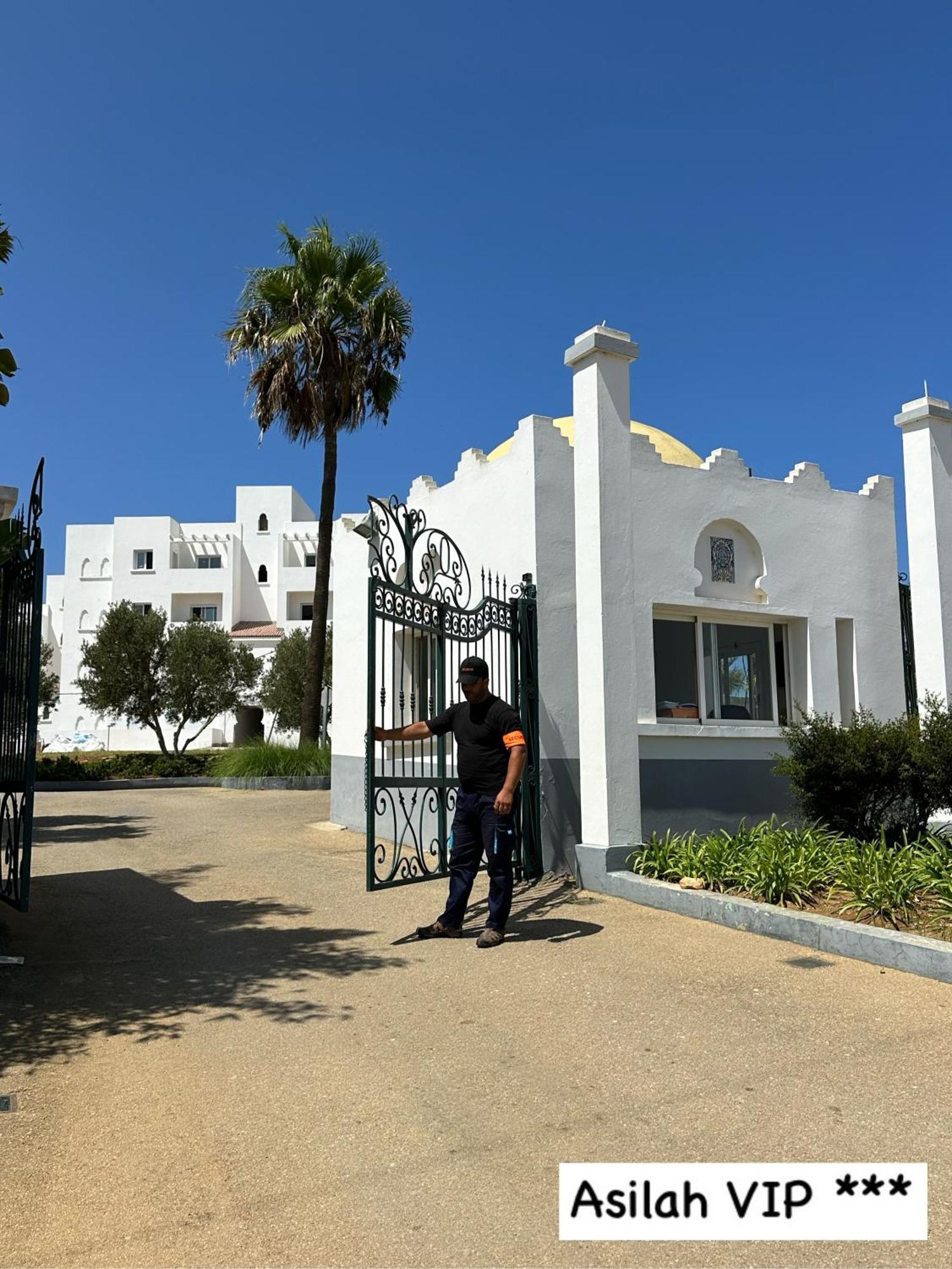 Asilah Vip - Haut Standing - Vue Mer - Piscines - Plage A 5 Minute - Garage Privee - Acces Pmr Exterior foto